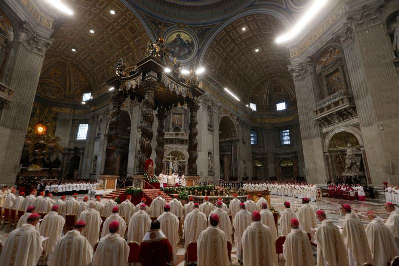Pope Francis celebrates a Mass for members of the Roman Curia and Vatican staff in St. Peter's Basilica at the Vatican Feb. 22. The Mass was a special event of the Holy Year of Mercy. (CNS photo/Paul Haring)