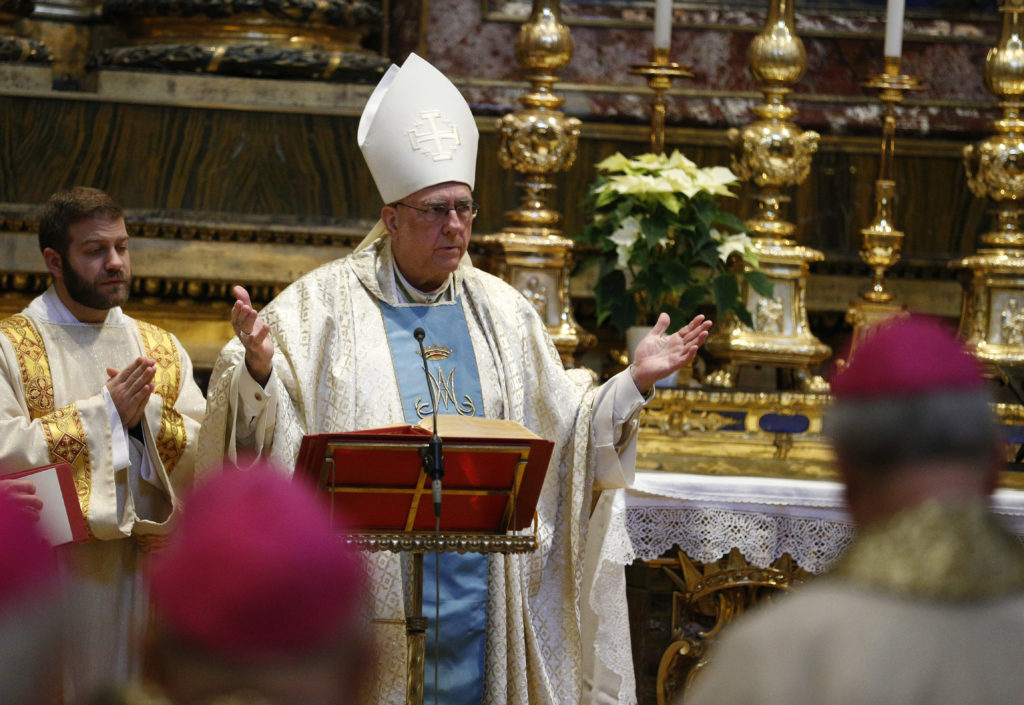 Pope Francis given Patrick Mahomes jersey