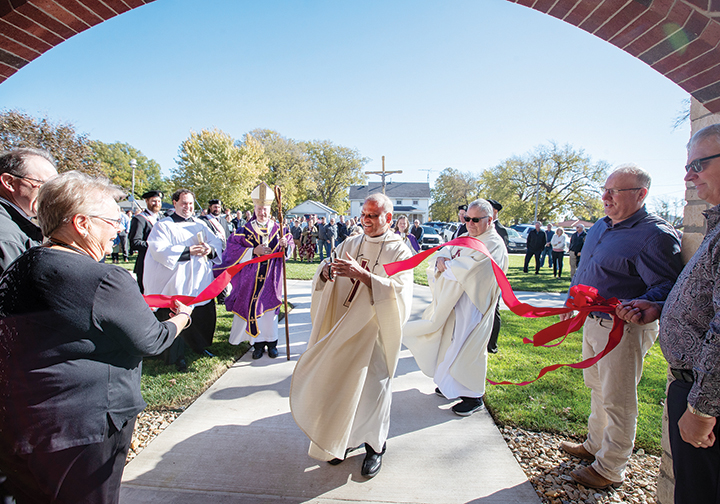 Archbishop McKnight blesses new parish hall in Baileyville